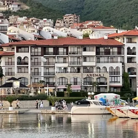 公寓 Beachfront In Marina Dinevi