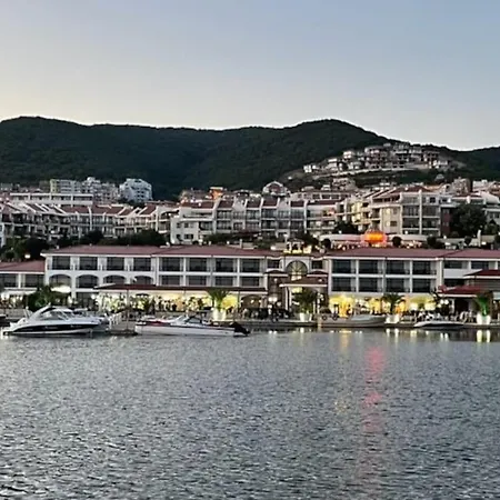 Beachfront In Marina Dinevi * 圣弗拉斯